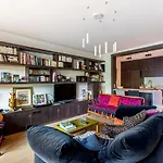 Guestready - An Autumnal Respite In The 19Th